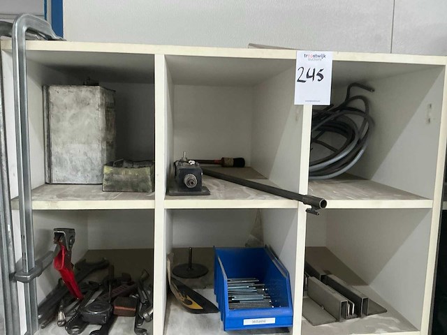 Werkplaatskast met inhoud (2x) - afbeelding 7 van  11