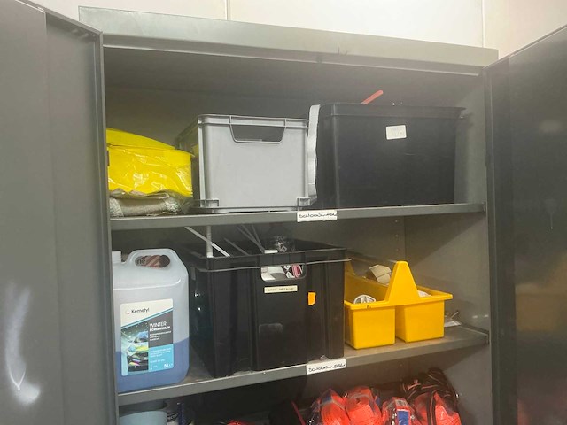 Werkplaatskast met inhoud (3x) - afbeelding 4 van  21