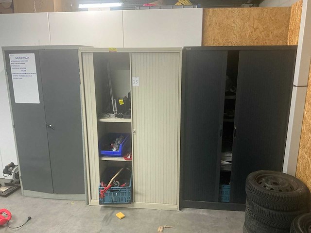 Werkplaatskast met inhoud (3x) - afbeelding 1 van  21