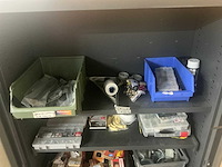 Werkplaatskast met inhoud (3x) - afbeelding 14 van  21