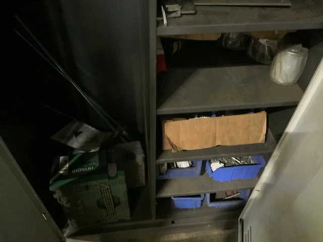 Werkplaatskast met inhoud (4x) - afbeelding 4 van  7
