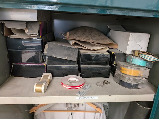 Werkplaatskast met inhoud van blerk - afbeelding 2 van  14