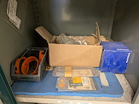 Werkplaatskast met inhoud van blerk - afbeelding 3 van  14