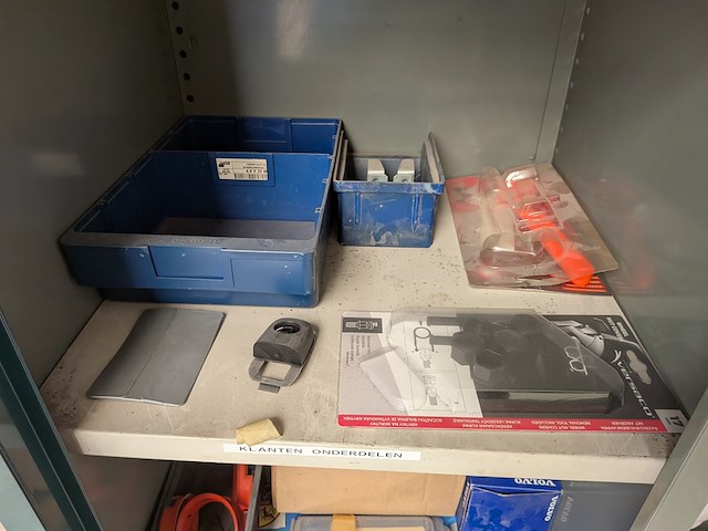 Werkplaatskast met inhoud van blerk - afbeelding 13 van  14