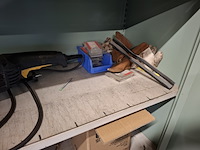 Werkplaatskast met inhoud - afbeelding 3 van  13