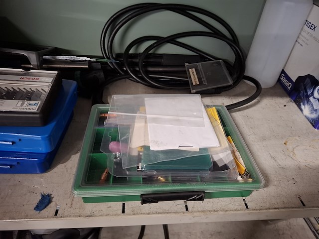 Werkplaatskast met inhoud - afbeelding 12 van  13