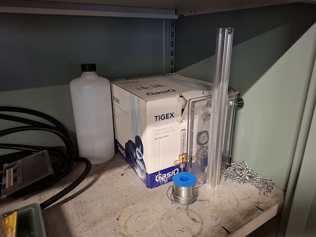 Werkplaatskast met inhoud - afbeelding 13 van  13