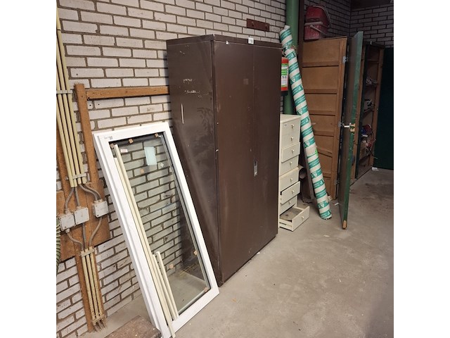 Werkplaatskast met inhoud - afbeelding 4 van  12