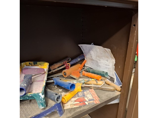 Werkplaatskast met inhoud - afbeelding 5 van  12