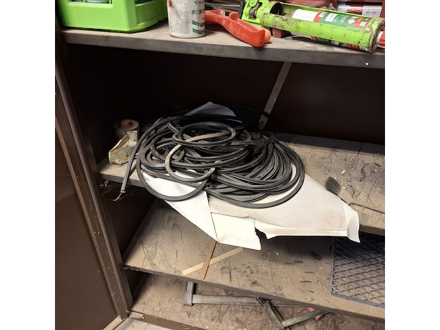 Werkplaatskast met inhoud - afbeelding 11 van  12