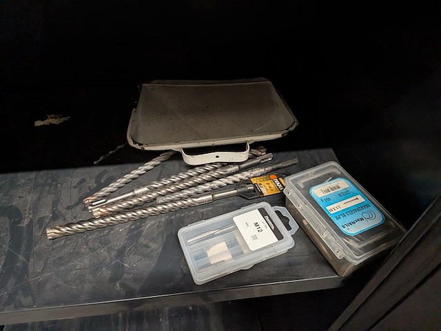 Werkplaatskast met inhoud - afbeelding 4 van  9