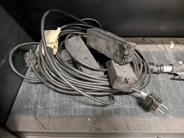 Werkplaatskast met inhoud - afbeelding 8 van  9