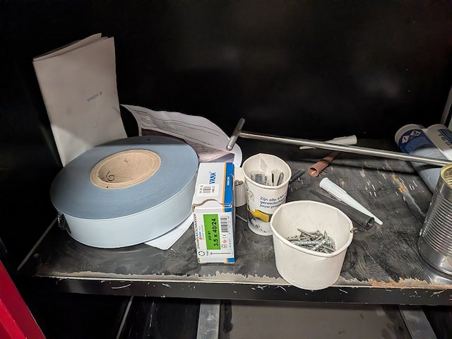 Werkplaatskast met inhoud - afbeelding 4 van  14