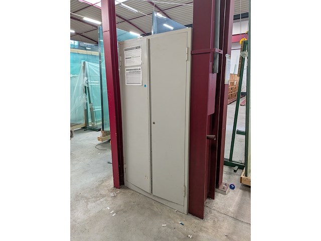 Werkplaatskast met inhoud - afbeelding 1 van  9