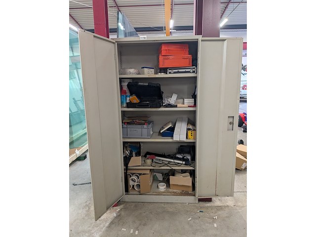 Werkplaatskast met inhoud - afbeelding 2 van  9