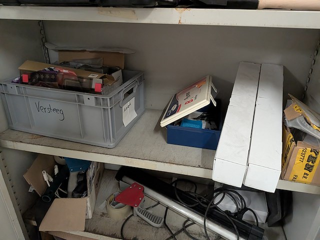 Werkplaatskast met inhoud - afbeelding 4 van  9