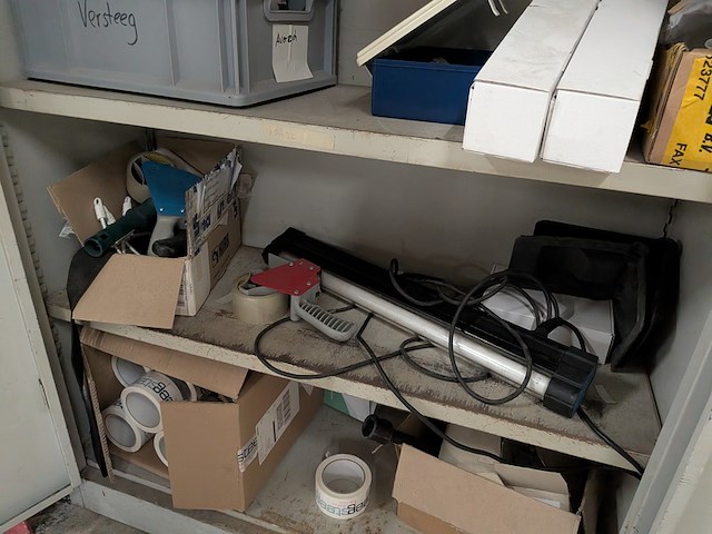 Werkplaatskast met inhoud - afbeelding 5 van  9