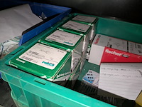 Werkplaatskast met inhoud - afbeelding 4 van  24