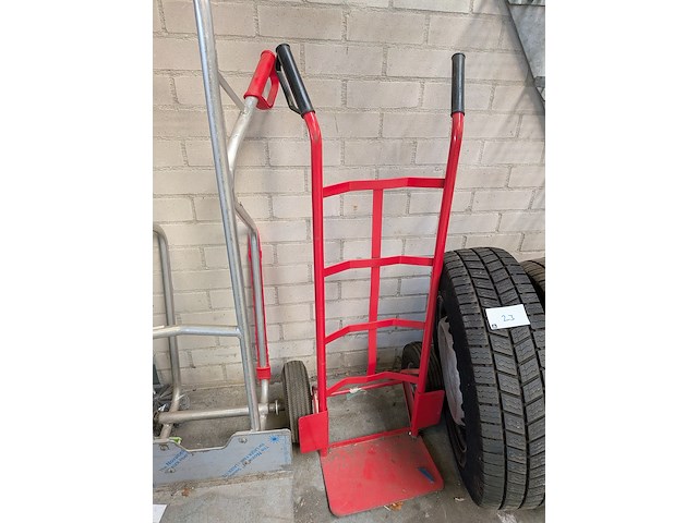 Werkplaatskast met inhoud - afbeelding 11 van  25