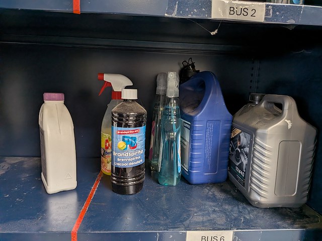 Werkplaatskast met inhoud - afbeelding 21 van  25