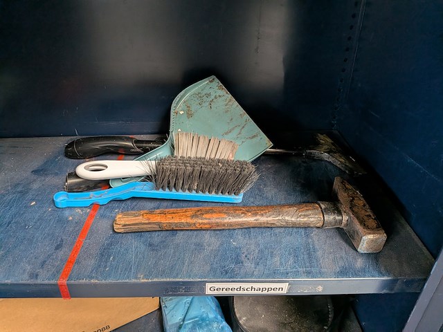 Werkplaatskast met inhoud - afbeelding 25 van  25