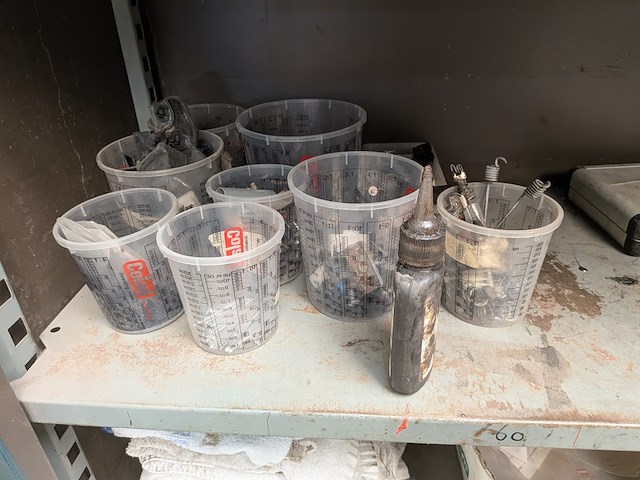 Werkplaatskast met inhoud - afbeelding 9 van  31