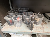 Werkplaatskast met inhoud - afbeelding 9 van  31