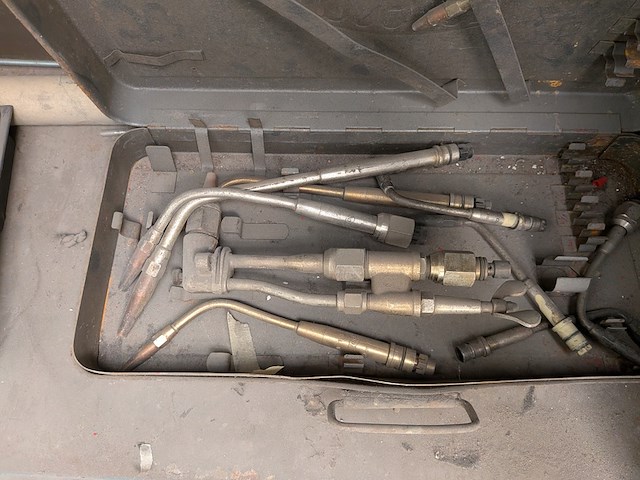 Werkplaatskast met inhoud - afbeelding 24 van  31