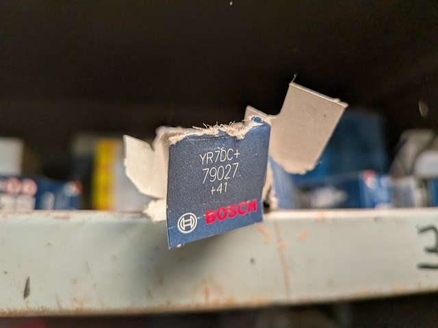 Werkplaatskast met inhoud - afbeelding 29 van  31