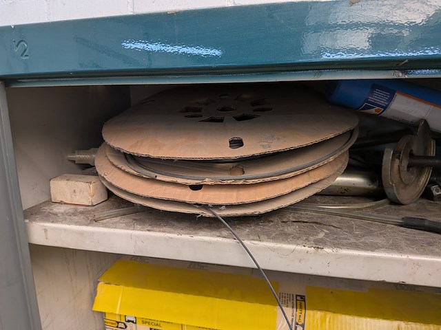 Werkplaatskast met inhoud - afbeelding 14 van  17