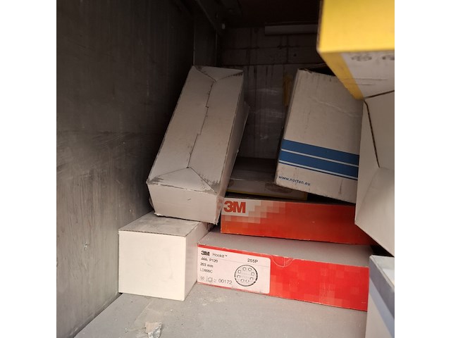 Werkplaatskast met inhoud - afbeelding 6 van  20