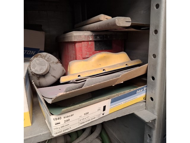 Werkplaatskast met inhoud - afbeelding 8 van  20