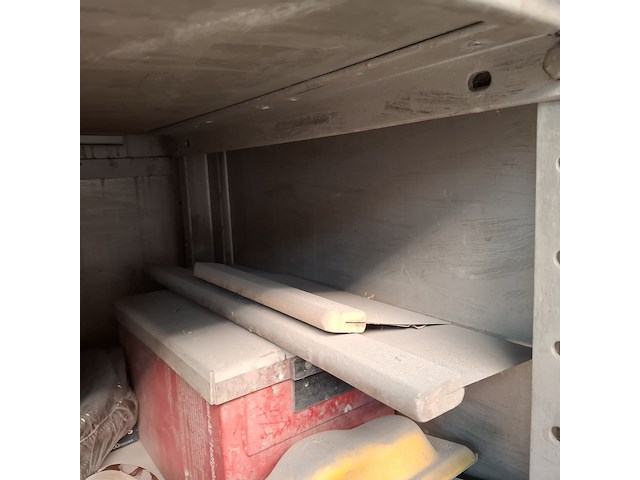 Werkplaatskast met inhoud - afbeelding 9 van  20