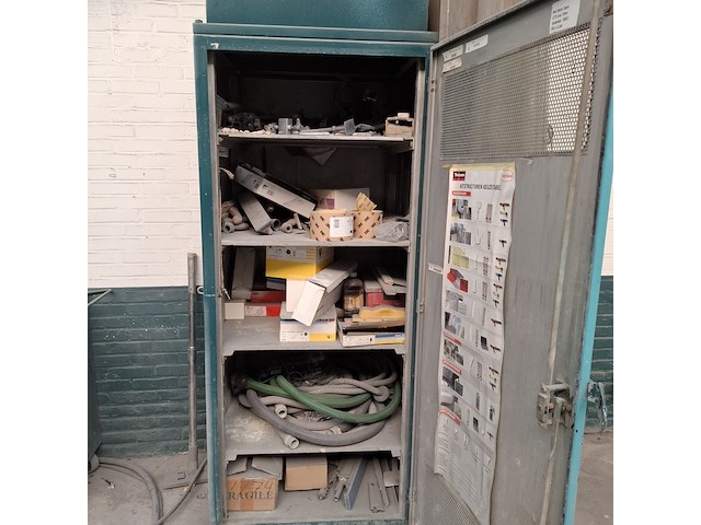 Werkplaatskast met inhoud - afbeelding 12 van  20