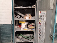 Werkplaatskast met inhoud - afbeelding 12 van  20