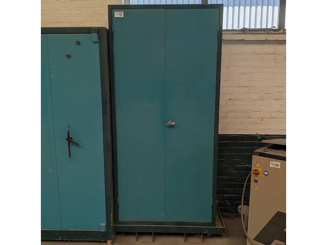 Werkplaatskast met inhoud - afbeelding 1 van  9