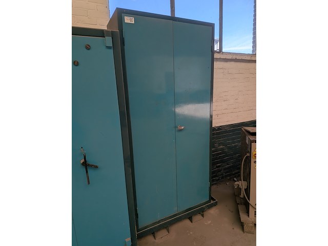 Werkplaatskast met inhoud - afbeelding 2 van  9