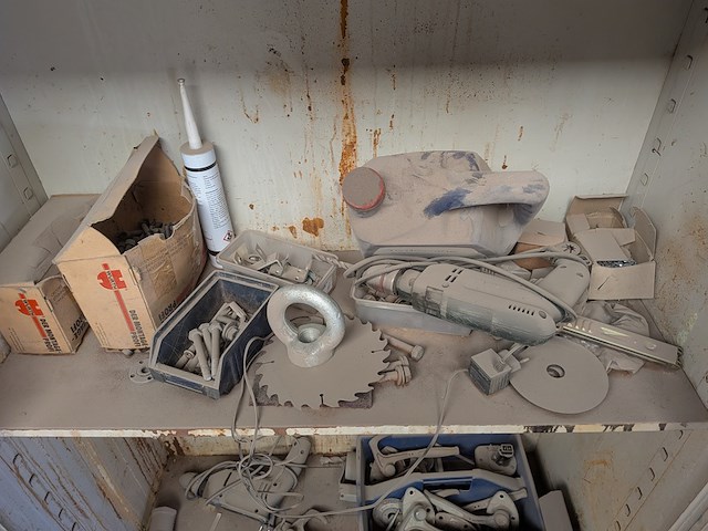 Werkplaatskast met inhoud - afbeelding 6 van  9