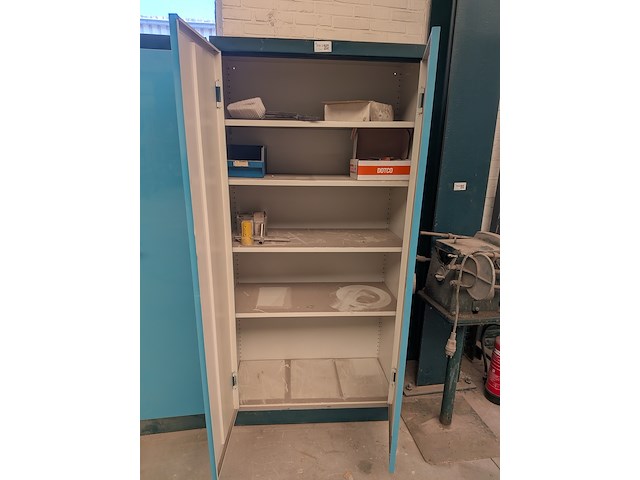 Werkplaatskast met inhoud - afbeelding 8 van  11