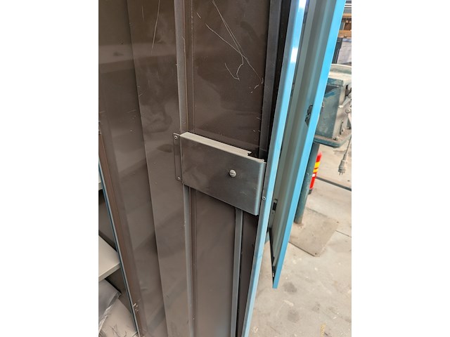 Werkplaatskast met inhoud - afbeelding 8 van  12