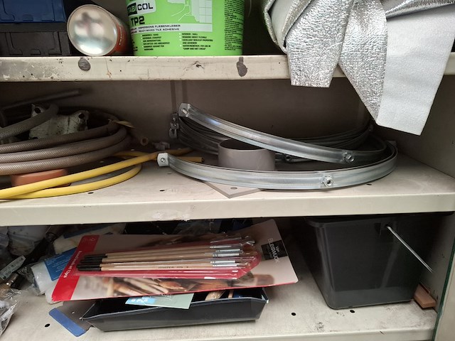 Werkplaatskast met inhoud - afbeelding 7 van  8