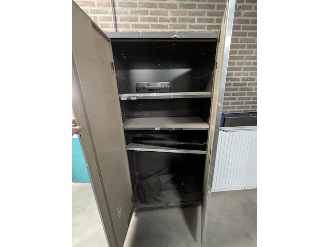 Werkplaatskast met inhoud - afbeelding 3 van  8