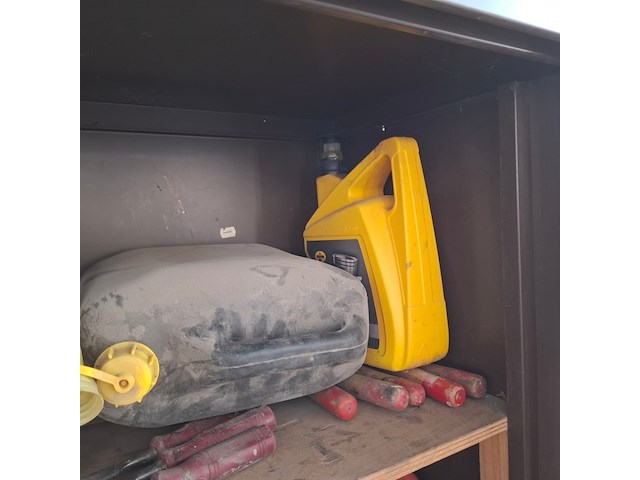 Werkplaatskast met inhoud - afbeelding 13 van  31