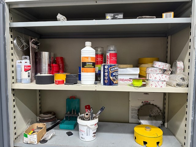 Werkplaatskast met inhoud - afbeelding 4 van  6