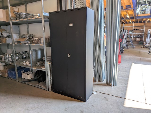 Werkplaatskast met inhoud - afbeelding 1 van  22