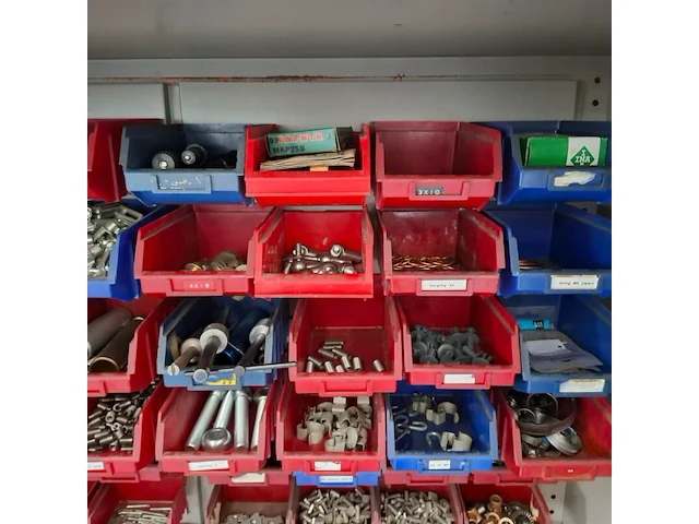 Werkplaatskast met inhoud - afbeelding 6 van  26