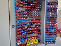 Werkplaatskast met inhoud