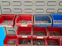 Werkplaatskast met inhoud - afbeelding 20 van  26