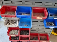 Werkplaatskast met inhoud - afbeelding 24 van  26