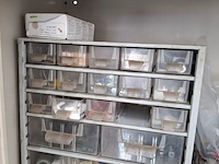 Werkplaatskast met inhoud - afbeelding 8 van  15
